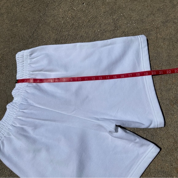NEW Men’s The North Face Never Stop Fleece Sweat Shorts White Size M - Picture 3 of 5